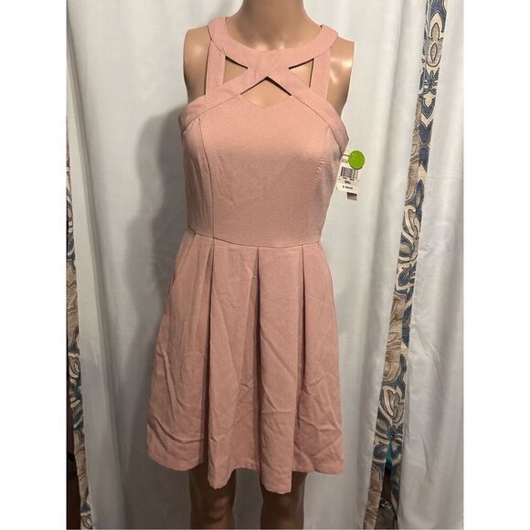 NEW WITH TAGS NWT Speechless Juniors Dress Cutout Strapped Blush Rose Pink SZ sm - Picture 1 of 6